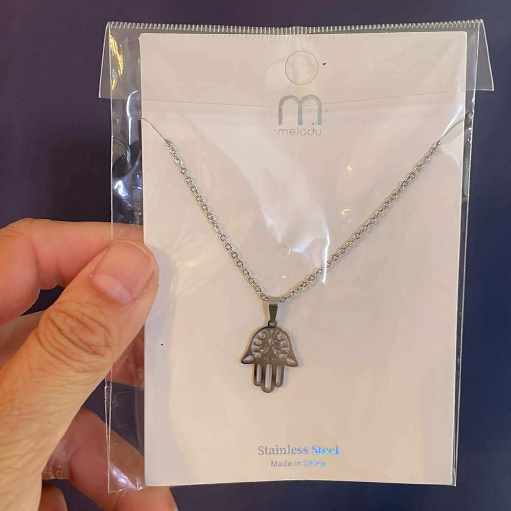 HAMSA HAND necklace *brand new*